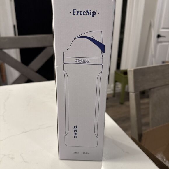 Owala FreeSip Insulated Stainless Steel Water Bottle Straw 24oz Very Very Dark - Picture 10 of 10